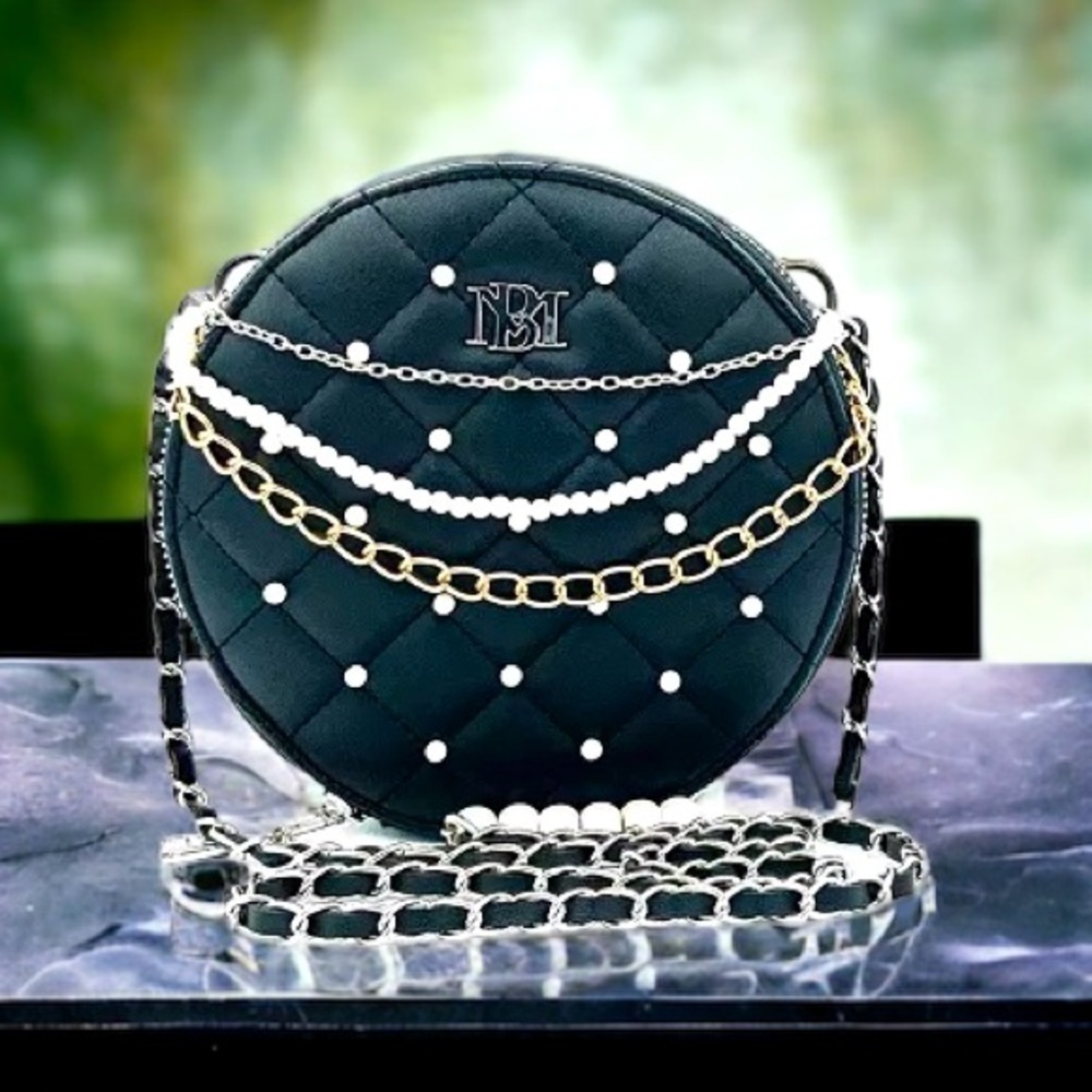 NWT Women BAG BADGELY MISCHKA Black Quilt Chain Rounded Crossbody Bag Purse Tote